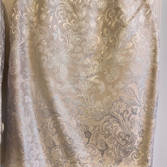 Elegant Cream Brocade Jacket and Skirt Set - Picture 8 of 13